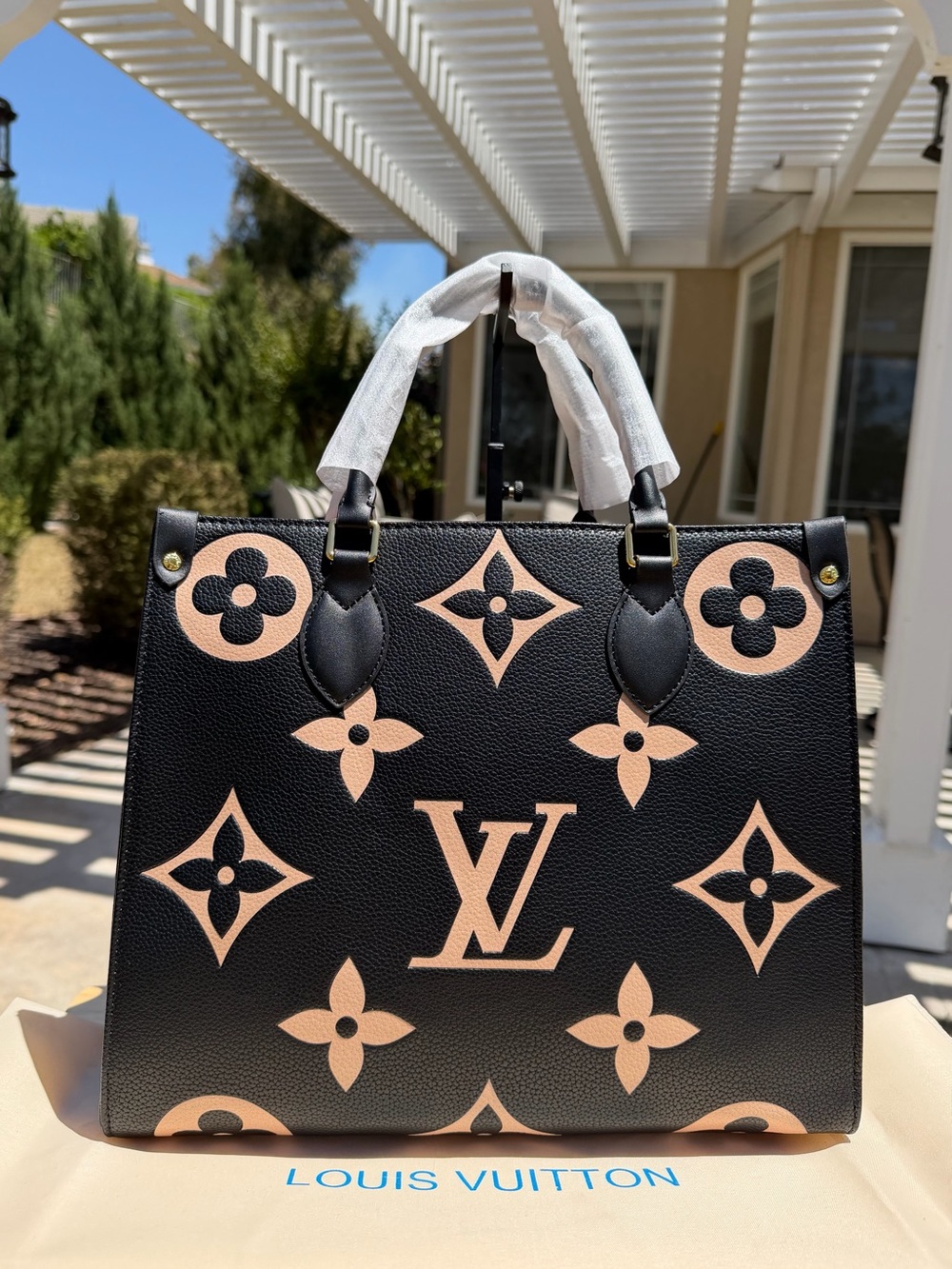 NEW LV Print Large Black & Tan Embossed Monogram OnTheGo GM Size Satchel Purse - Picture 3 of 16